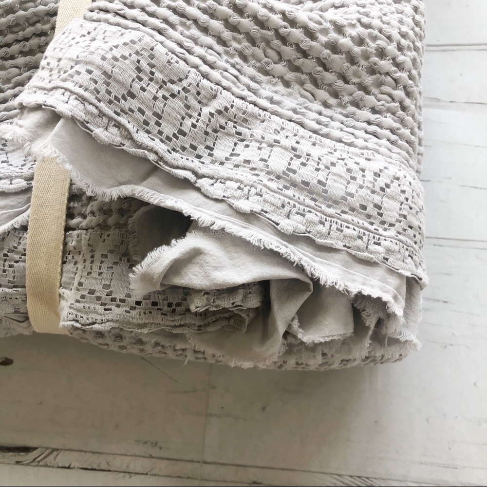 INUP king Ruffled Lace Coverlet Matelasse - Picture 4 of 7